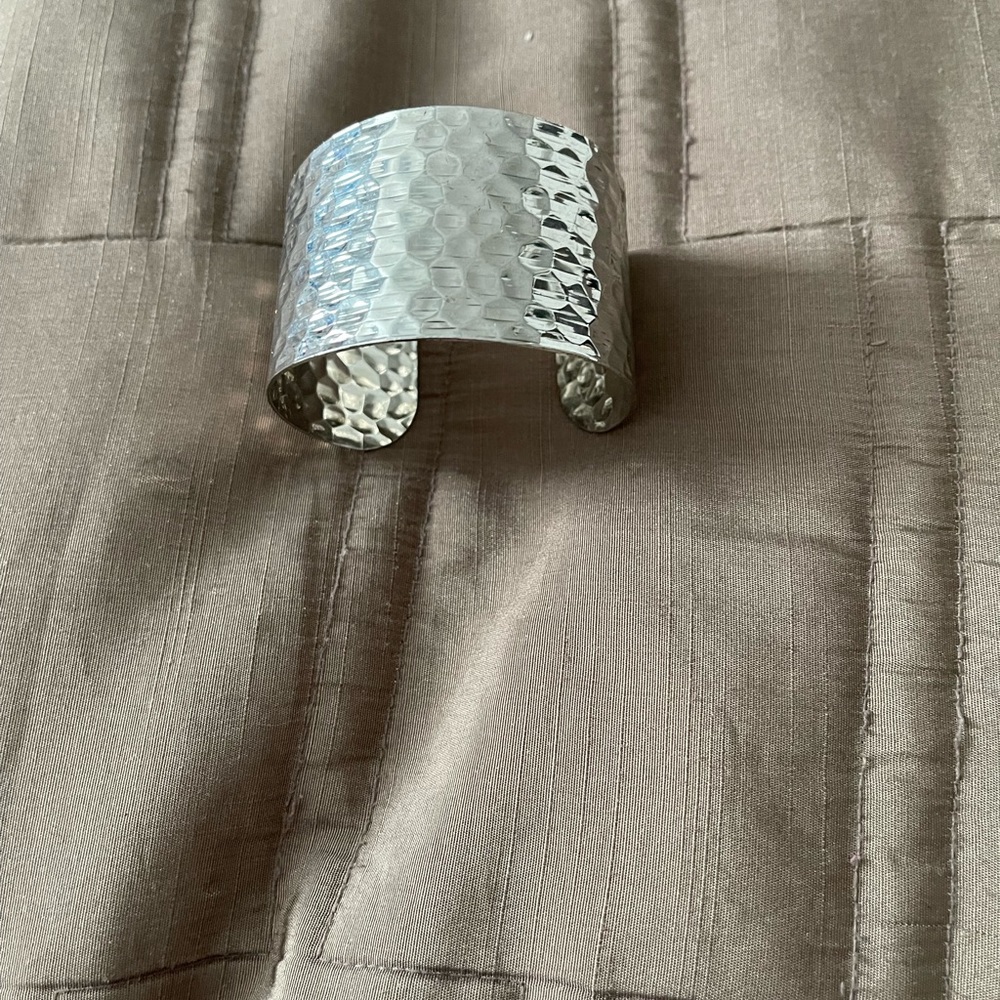 Cuff - Picture 2 of 2